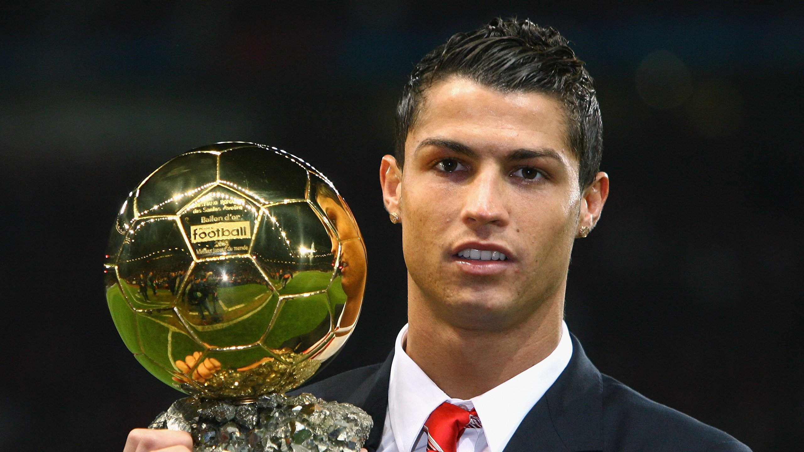 秘鲁掀翻牙买加，内马尔在F1赛道，跨界统治力的终极隐喻